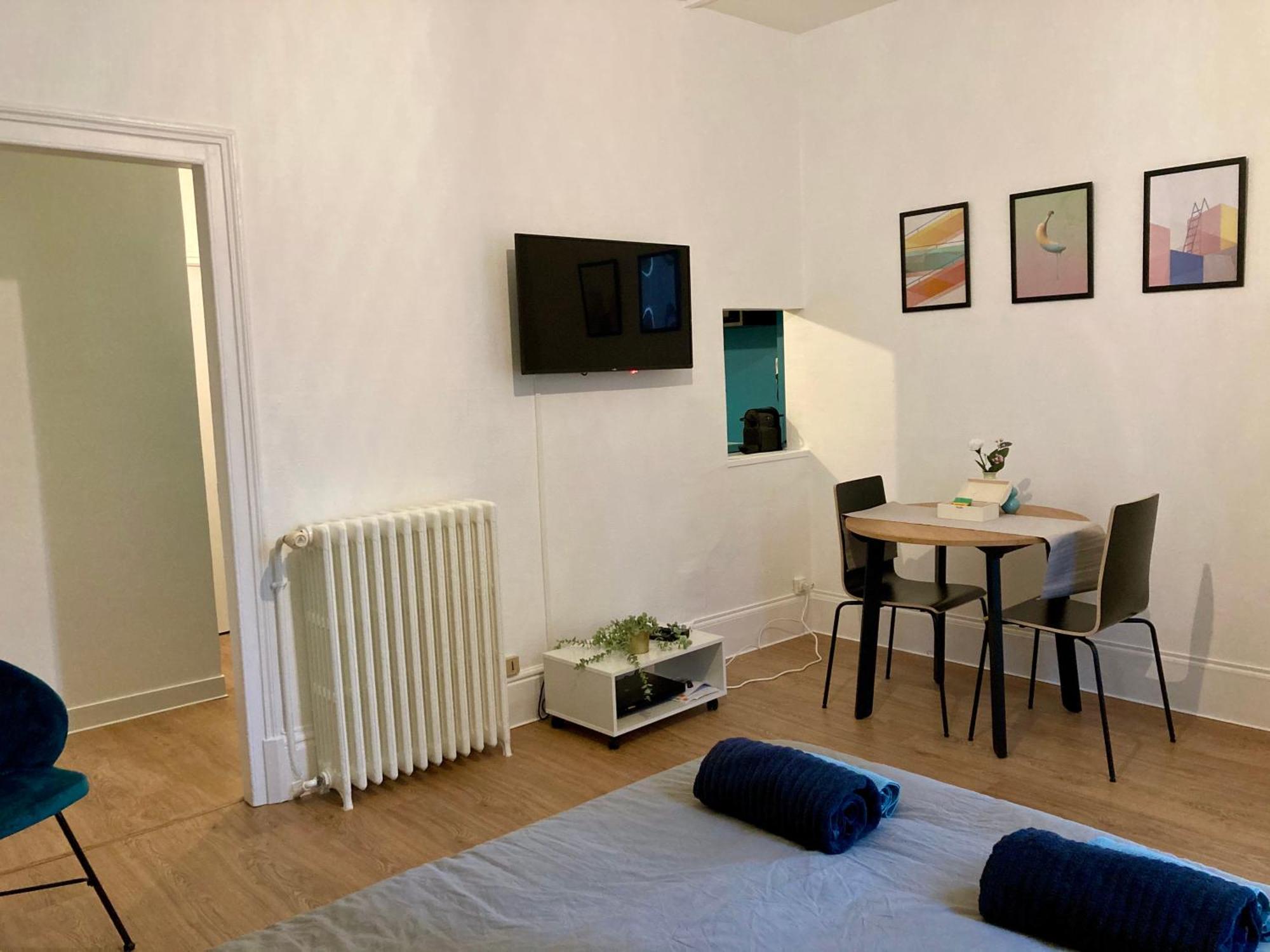 T1 le Pastel Parking Netflix Wifi Gare Apartment Evreux Bagian luar foto